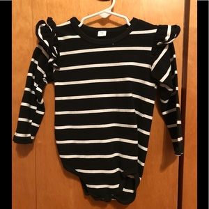 🎀Black and white onesie 🎀